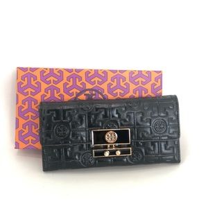 Tory Burch wallet never used